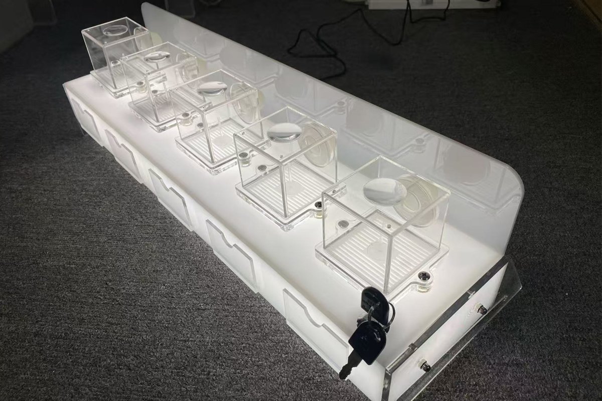 Material comparison demonstration