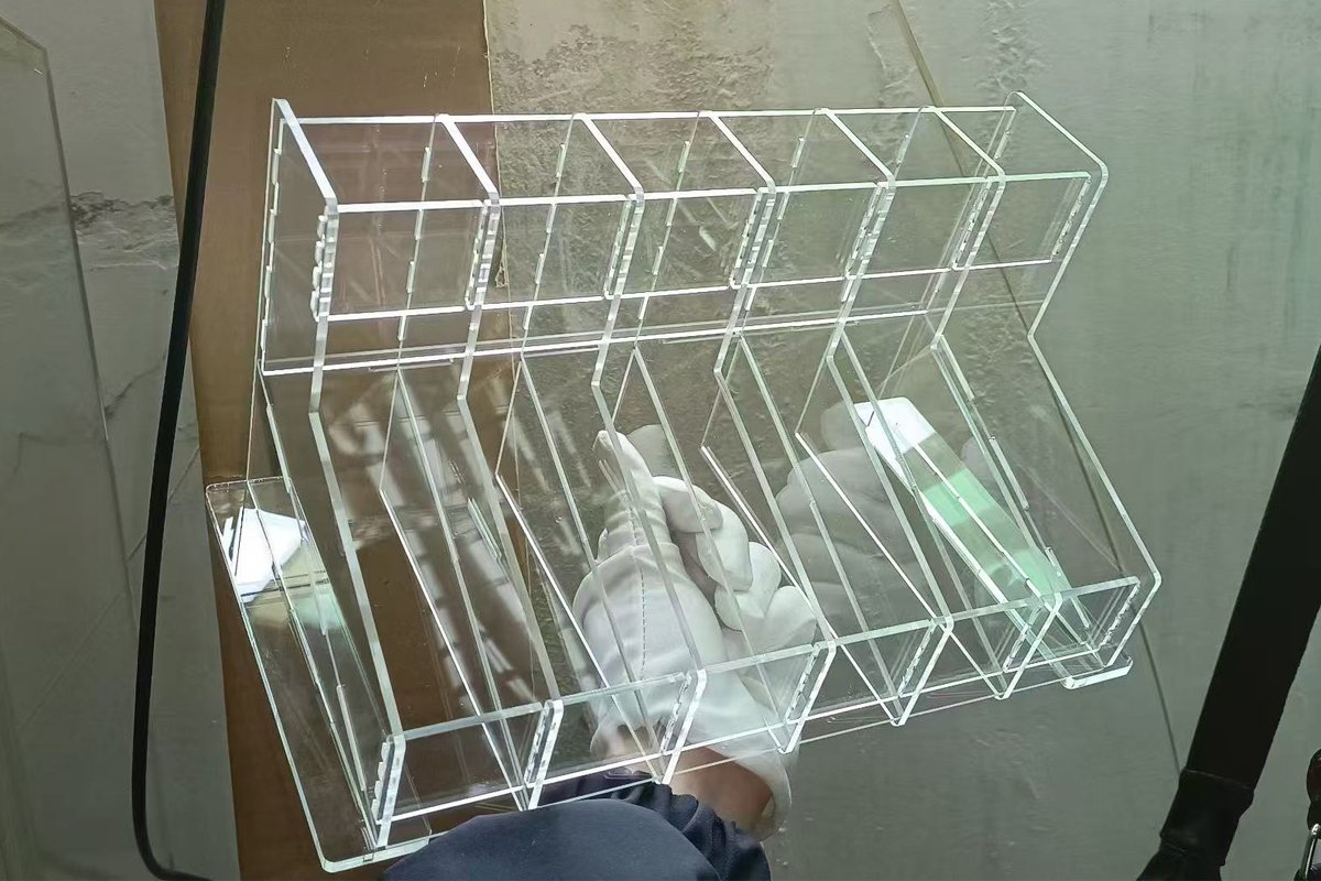 Proper cleaning supplies for acrylic